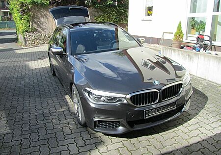 BMW M550d xDrive Touring A -