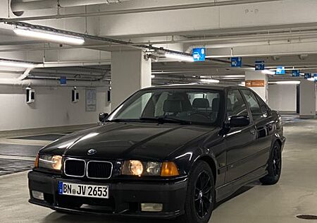 BMW 320i E36 ,Klima,TÜV 2026,M-Paket,Alu,Automatik