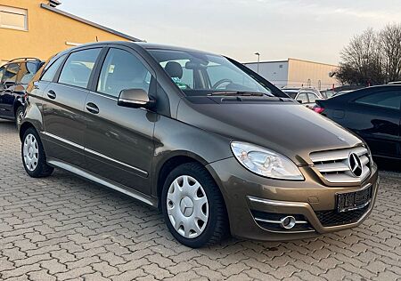Mercedes-Benz B 180 CDI, 1.Hand, Klima, AHK, TÜV 08.2027