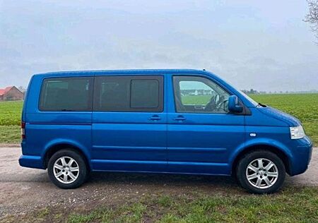 VW T5 Multivan Volkswagen 2,5 TDI 174PS Bj. 2004