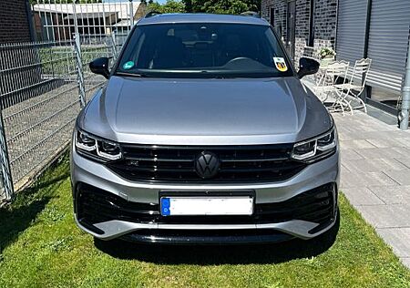VW Tiguan Allspace Volkswagen 2.0 TDI 4Motion R-Line/black/7Si