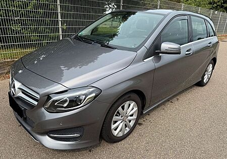 Mercedes-Benz B 180 B180 AUTOMATIK AHK LED PDC gepflegt!