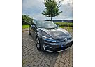 VW Golf Volkswagen E- mit Restgarantie