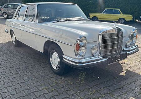 Mercedes-Benz 280 SE 3.5