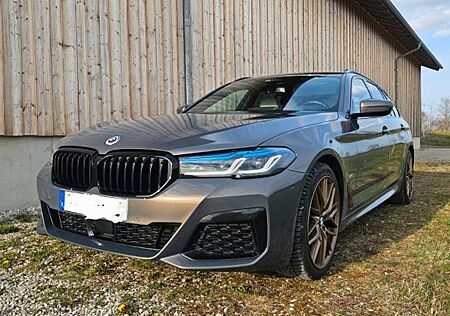 BMW 540i xDrive, Laserlicht, H&K, M-Paket,Sonderlack