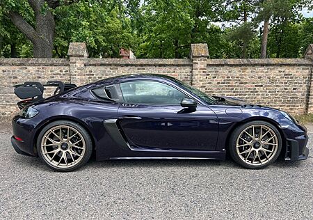 Porsche Cayman GT4 RS Weissach Paket Carbon Lift