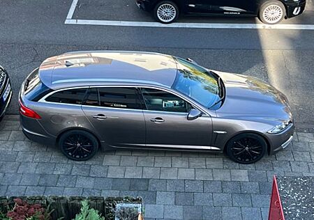 Jaguar XF 2.2 L Diesel Sportbrake -