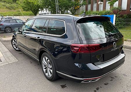 VW Passat Volkswagen Variant Elegance R-Line 2.0 TSI 147 kW