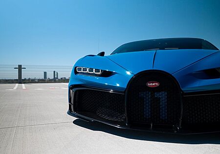 Bugatti PUR SPORT 1 of 60 | AGILE BLUE & BLACK CARBON