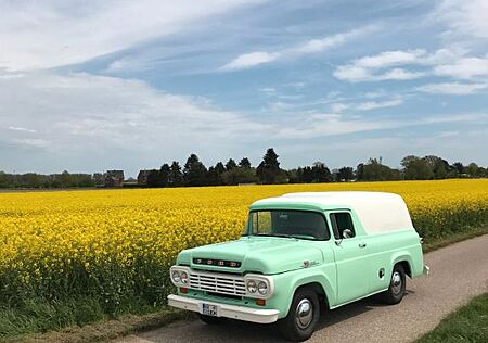 Ford F 100 Panel Truck 1959 restauriert