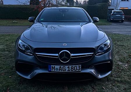 Mercedes-Benz E 63 AMG Mercedes-AMG E 63 S 4MATIC+ Autom. ...