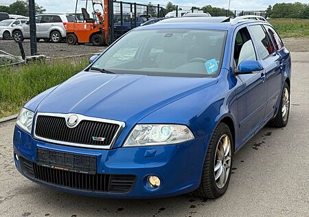 Skoda Octavia Combi RS/XENON/200PS/6-GANG/LEDER/