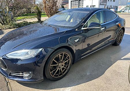 Tesla Model S Model S85+ free Supercharger, überholte Batterie