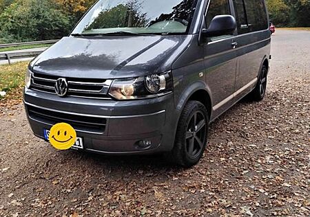 VW T5 Caravelle Volkswagen VIP Ausstattung