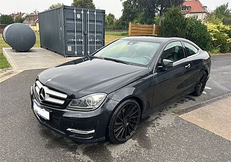 Mercedes-Benz C 220 CDI Coupé AMG Line