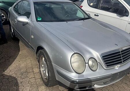 Mercedes-Benz CLK 200 Motor Getriebe Ok Kein Tüv
