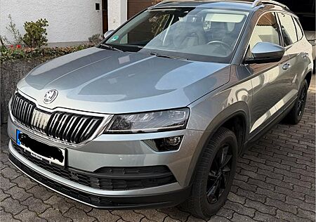 Skoda Karoq 1.5l TSI ACT DSG STYLE AHK StHz TÜV neu