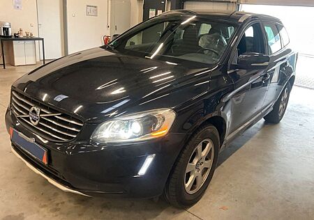 Volvo XC 60 XC60 Momentum AWD AUT NAV CAM PDC XENON EURO5