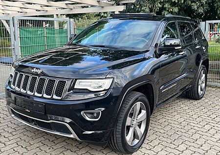 Jeep Grand Cherokee 3.0 CRD Overland *AHK*PANO*KAMERA