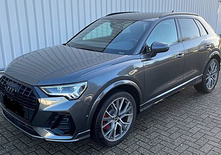 Audi Q3 45 TFSI quattro S tronic S line Leder AHK Nav