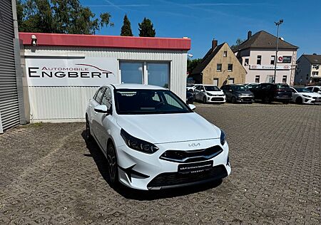 Kia Cee'd Ceed 1,5 T-GDI DCT 140 Spirit*AWR*Garantie*Navi*