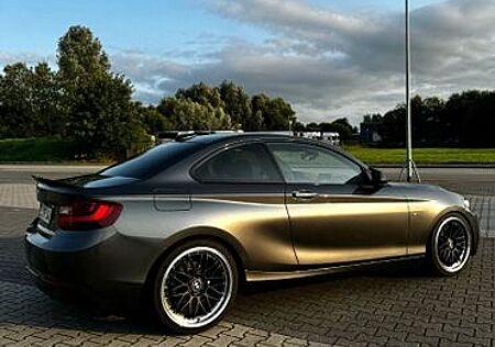 BMW 218d Sport line Sport Fahrwerk,Sommerreifen inkl