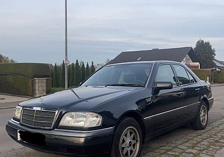 Mercedes-Benz C 180 ELEGANCE H Kennzeichen, gepflegt