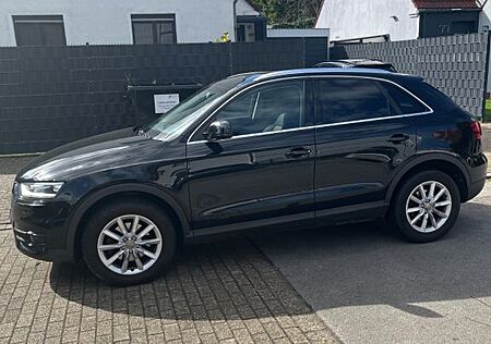 Audi Q3 2.0 TFSI quattro -