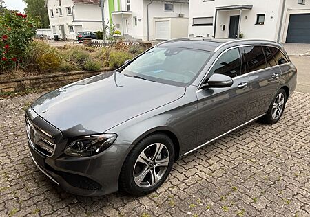 Mercedes-Benz E 220 E 220d T AVANTGARDE Ausstattung für über 25.000€