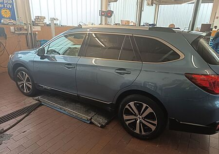 Subaru Outback Sport inkl. AHK 8 Fach bereift