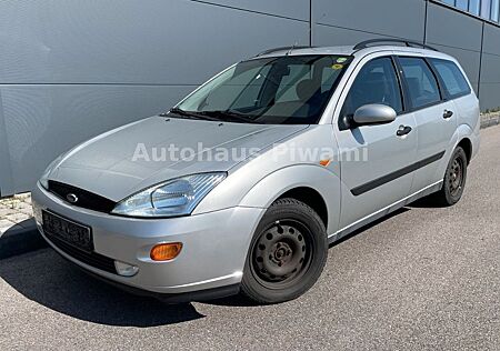 Ford Focus Kombi 1.6 Futura Automatik HU: 04/2026 gr.