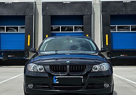 BMW 325xi -