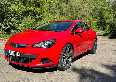 Opel Astra GTC Innovation