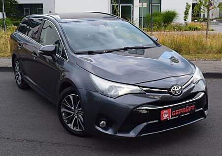 Toyota Avensis Touring Sports Comfort 1.Hand,Navi
