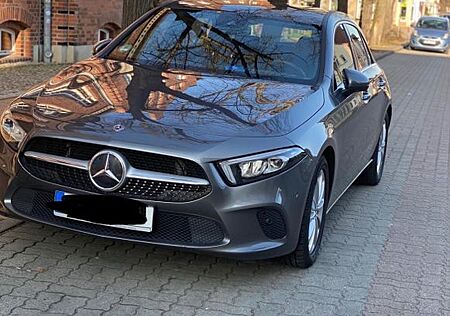 Mercedes-Benz A 220 DCT -
