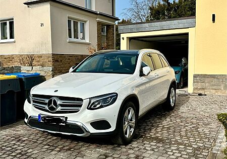 Mercedes-Benz GLC 250 Mercedes GLC250 4MATIC, Panorama, Distronic, AHK