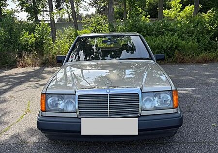 Mercedes-Benz 260