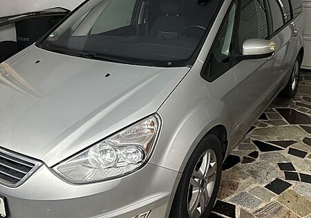 Ford Galaxy 2,0TDCi 103kW Champions Edition Power...