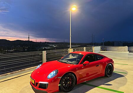 Porsche 991 Carrera 4 GTS Coupé PDK Carrera GTS