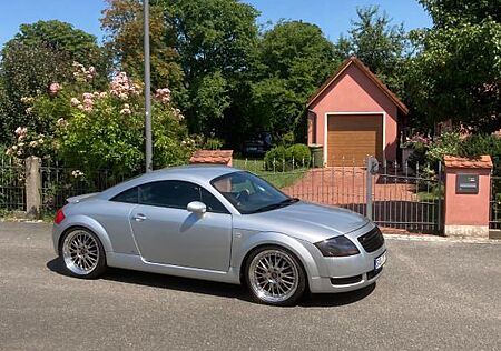 Audi TT Coupe 1.8T -