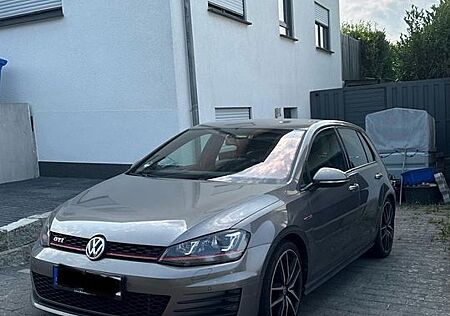 VW Golf Volkswagen GTI 2013 220 PS Automatik