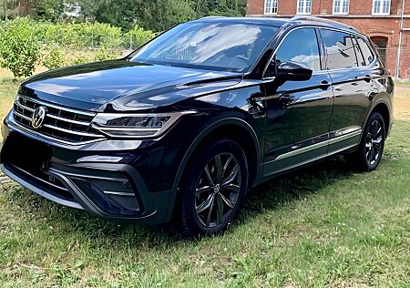 VW Tiguan Allspace Volkswagen 2.0 TDI DSG*Pano*7Sitz*360*