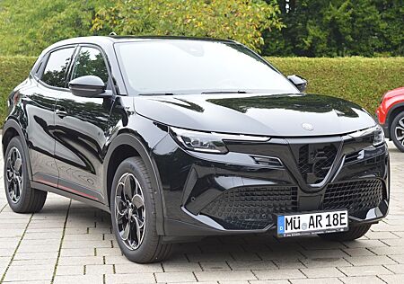 Alfa Romeo Junior Elettrica Speciale 156PS/ LED/ NAVI/