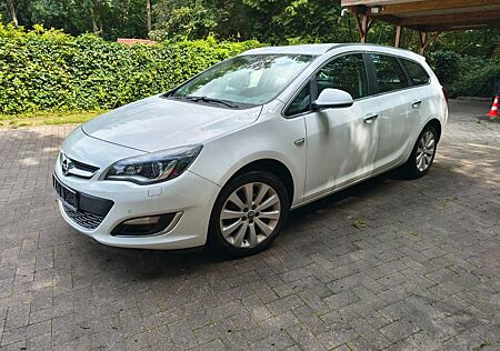 Opel Astra Sports Tourer 1.4 T, 140PS, XENON, Extras