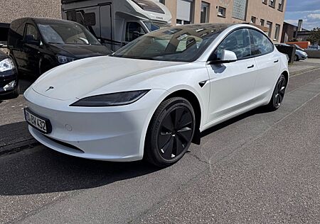 Tesla Model 3 RWD Highland