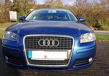 Audi A3 1.6 FSI Sportback Attr.,8-fach,TÜVneu, s.Text