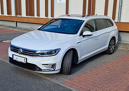 VW Passat Variant Volkswagen GTE PHEV DCC ACC LED