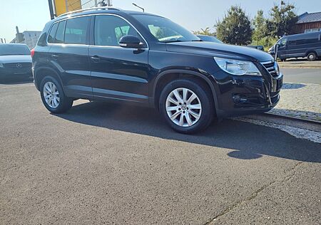 VW Tiguan Volkswagen 2.0 TDI BlueMotion Technology Team