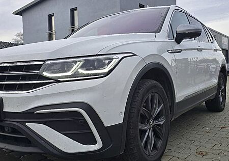 VW Tiguan Allspace Volkswagen Life*NAVI*PANORAMA*KAMERA*AHK*
