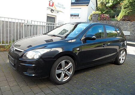 Hyundai i30 gebraucht kaufen Hyundai i30 Edition+ 1 HAND+KLIMA *
